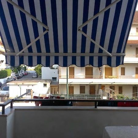 Ferienwohnung Trilocale A 800 Metri Dal Mare Scalea Exterior foto